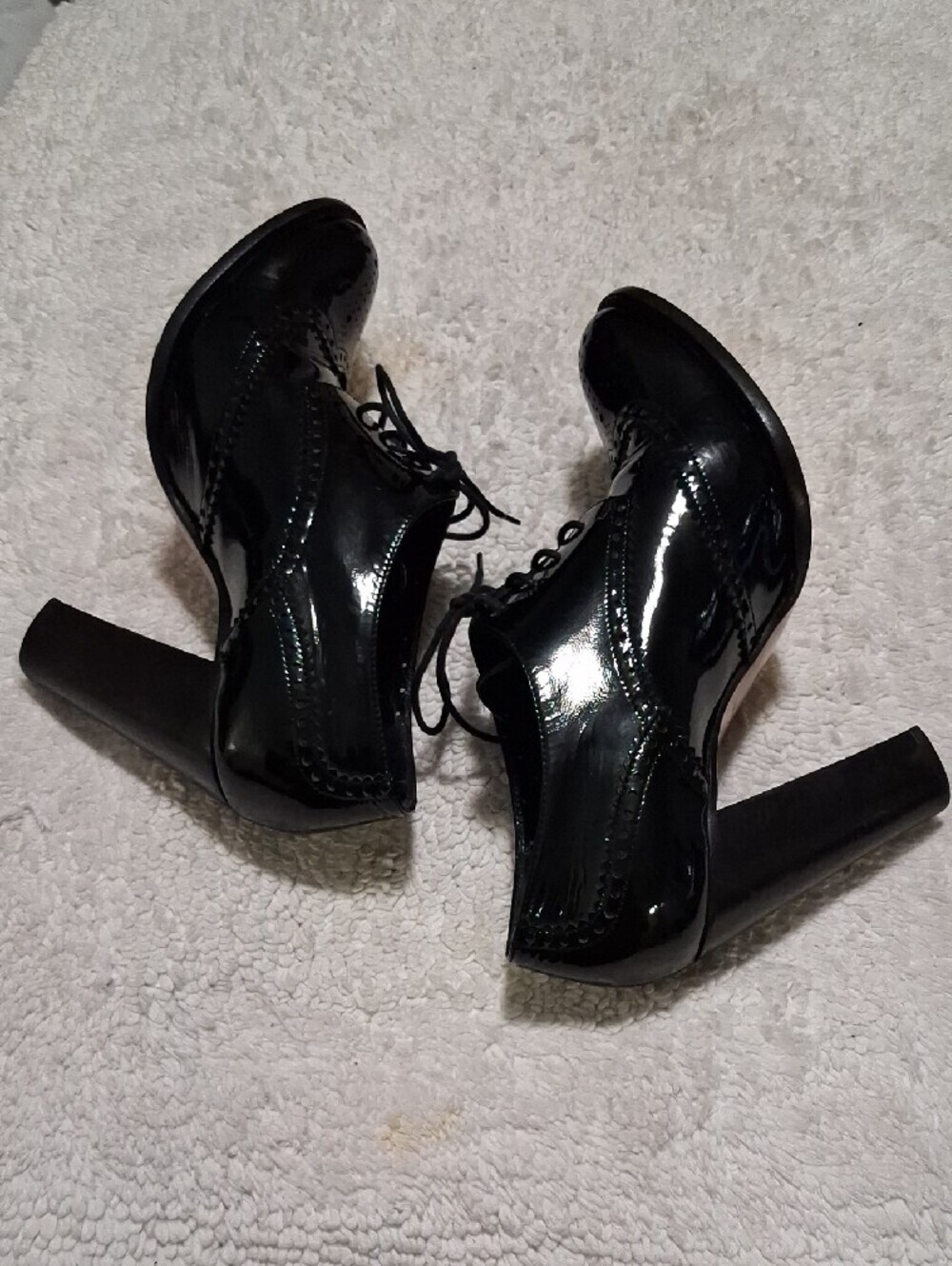Moschino Black Patent Leather Lace-Up Heeled Brogues - Picture 4 of 13